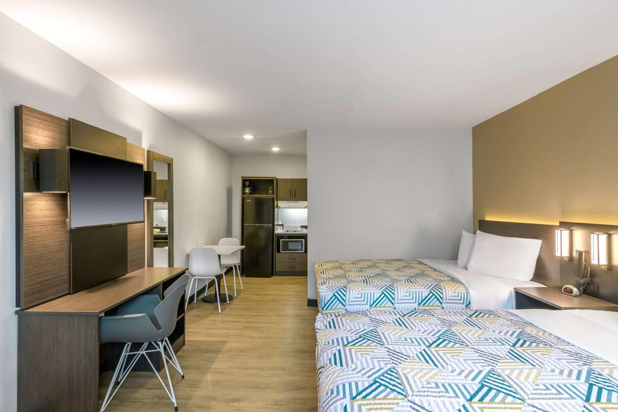 Hotel 6 Ga Airport
